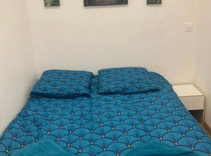 Le Mini Cosy